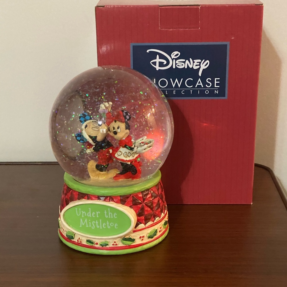 Mickey Mouse and Minnie Mouse Under the Mistletoe Snowglobe Jim Shore